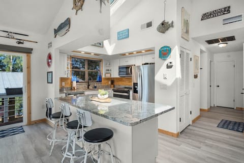 Brand new, fully updated kitchen