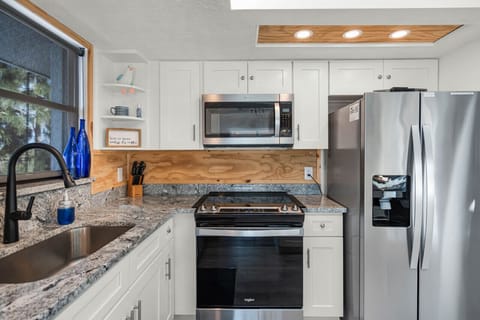 Brand new, fully updated kitchen