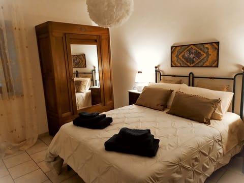 House, 2 Bedrooms, Fireplace, City View | 2 bedrooms