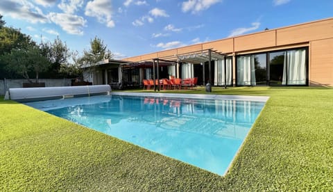 L'atelier Insolite - Heated swimming pool 