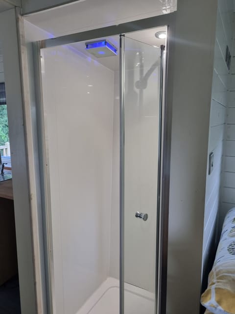 Cottage | Bathroom | Shower