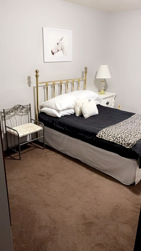 Bedroom full size bed,