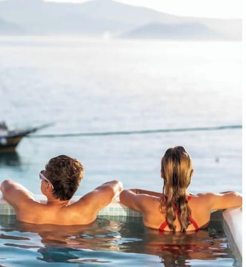 Hot tub on the roof top of the building. Available to guests after reservation.