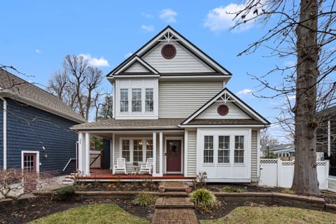 Front of gorgeous home