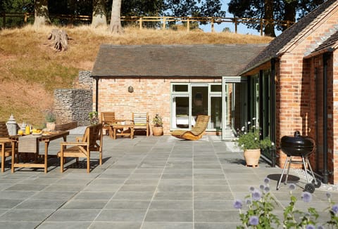 Woodland Retreat, Staffordshire: The spacious terrace