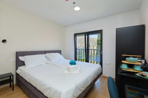 Minibar, desk, laptop workspace, soundproofing