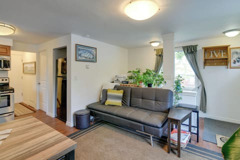 Anchorage Vacation Rental | 2BR | 2BA | 884 Sq Ft | Steps Required to Access