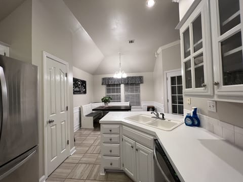 Kitchen and dining area: fully stocked and ready to go.