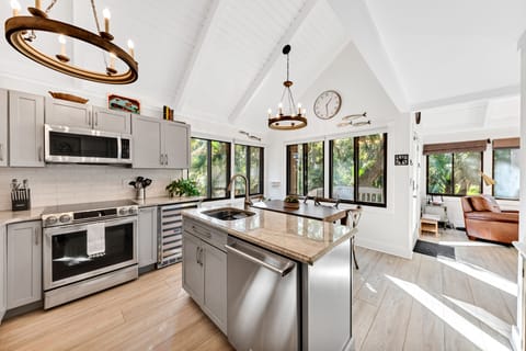 This kitchen is a chef's delight