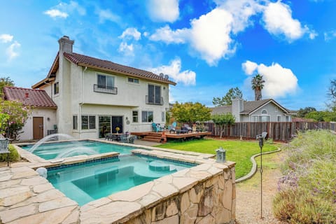 Vallejo Vacation Rental | 3BR | 2.5BA | Stairs Required | 1,964 Sq Ft