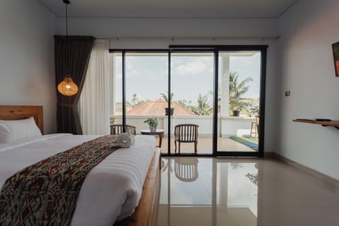 Deluxe Double Room, Garden View | Desk, free WiFi, bed sheets