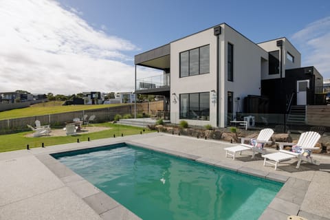 Outdoor look