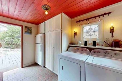 Feel free to utilize the washer and dryer during your stay. The refrigerator and microwave are conveniently located in the utility room adjacent to the kitchen.