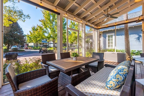 Screened in Porch