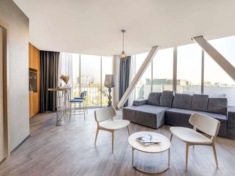 Penthouse, 1 King Bed (Roma) | Premium bedding, down comforters, minibar, in-room safe