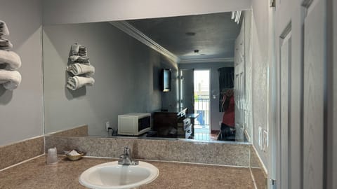 Double Room | Free WiFi, bed sheets
