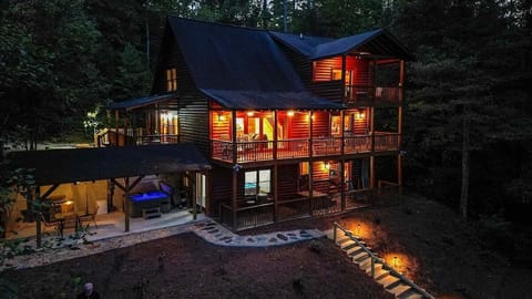 Welcome to Grand Slam Riverhouse!