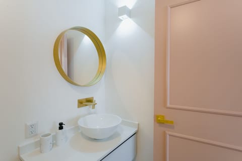 Deluxe Double Room | In-room safe, desk, laptop workspace, soundproofing