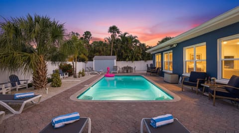 Nightlife Pool