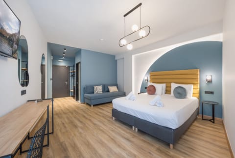 Deluxe Junior Suite Garden View | Desk, soundproofing, free WiFi, bed sheets