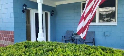 Entrance at the Front Porche. The door have a master lock  with code.