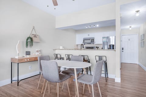 DIning room table seats 4