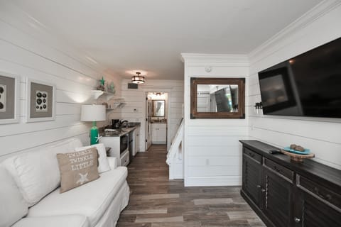 1 Bedroom Superior Suite | 1 bedroom, premium bedding, down comforters, pillowtop beds