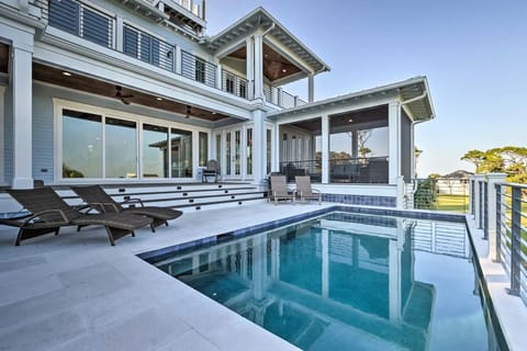pool living area