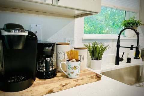 Kitchen- coffee & tea station