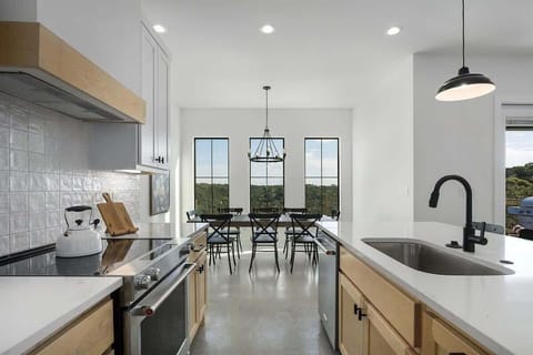 Our kitchen area is perfect for whipping up your favorite dishes.
