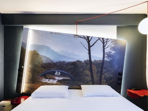 Standard Double Room, 1 Double Bed | Desk, blackout drapes, soundproofing, iron/ironing board