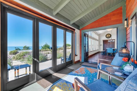 Manchester Vacation Rental | 3BR | 3BA | 2,045 Sq Ft | Step-Free Access