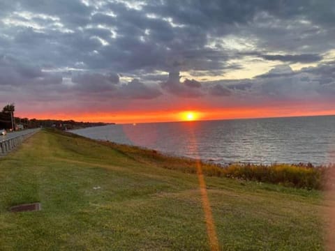 Who doesn’t love a Lake Erie sunset?!