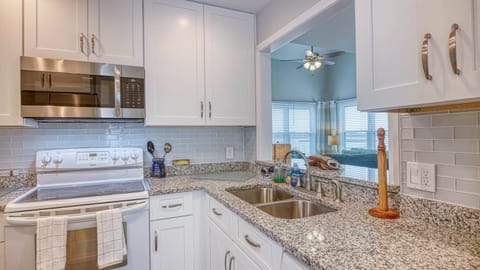 Condo (2 Bedrooms) | Property amenity