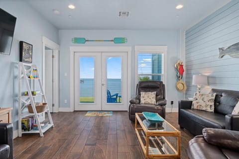 Condo (2 Bedrooms) | Property amenity