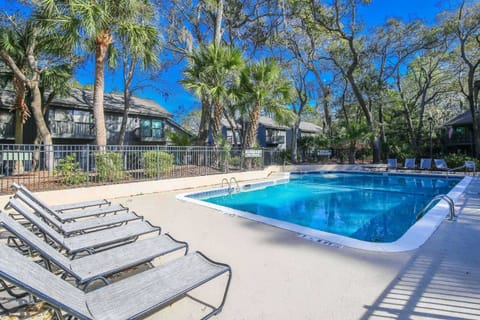 Guests of Siesta by the Sea are welcome to access the community pool.