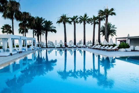 Seasonal outdoor pool