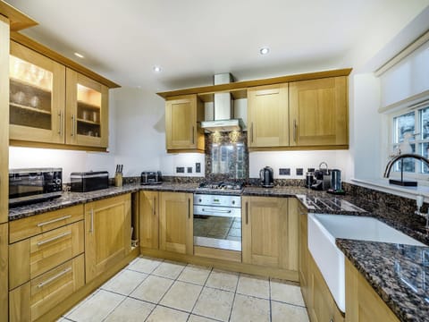 Kitchen | Cobblestone Cottage, Seahouses