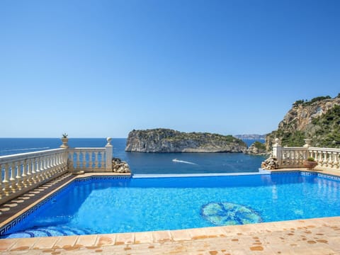 Blue, Body Of Water, Coast, Coastal And Oceanic Landforms, Sea, Resort, Cove, Swimming Pool, Ocean, Promontory