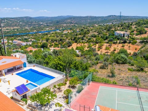 Sky, Plant, Building, Azure, Tree, Swimming Pool, Urban Design, Leisure, Condominium, Summer