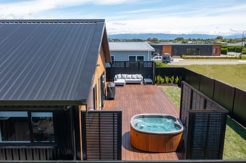 The Green House: Solar-powered total comfort.