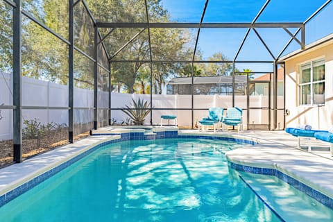 Outdoor pool, sun loungers