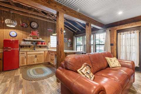 House, Multiple Bedrooms | Living room | Smart TV