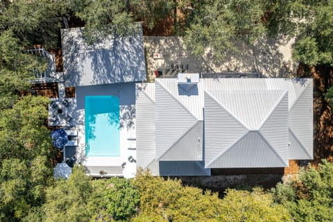 Caught By A Wave is surrounded my many trees making it feel serene and relaxing.