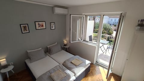 Room2 first floor terrace access