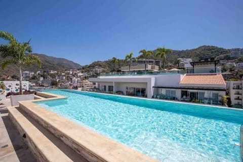 Family Apartment | 2 bedrooms, iron/ironing board, free WiFi, bed sheets