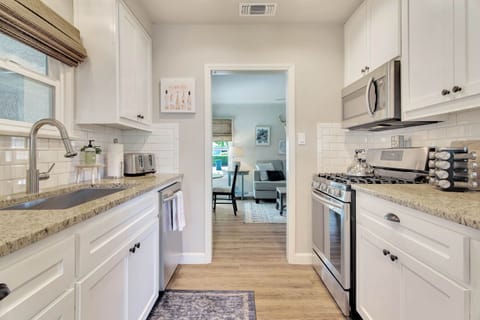 Kitchen (2)