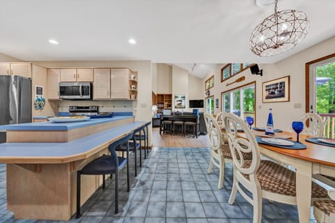 Delight in easy, informal dining with bar seating that connects you to the heart of the kitchen.