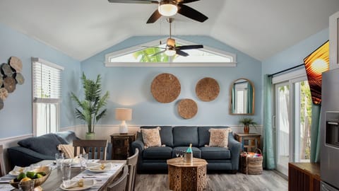 Welcome to the QUEEN OF LOUISA...