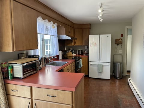 Kitchen are with brand new duel oven. 